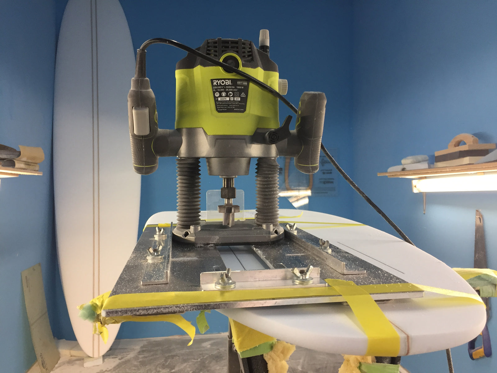 Make your own surfboard at Sanded Australia Long Jetty NSW